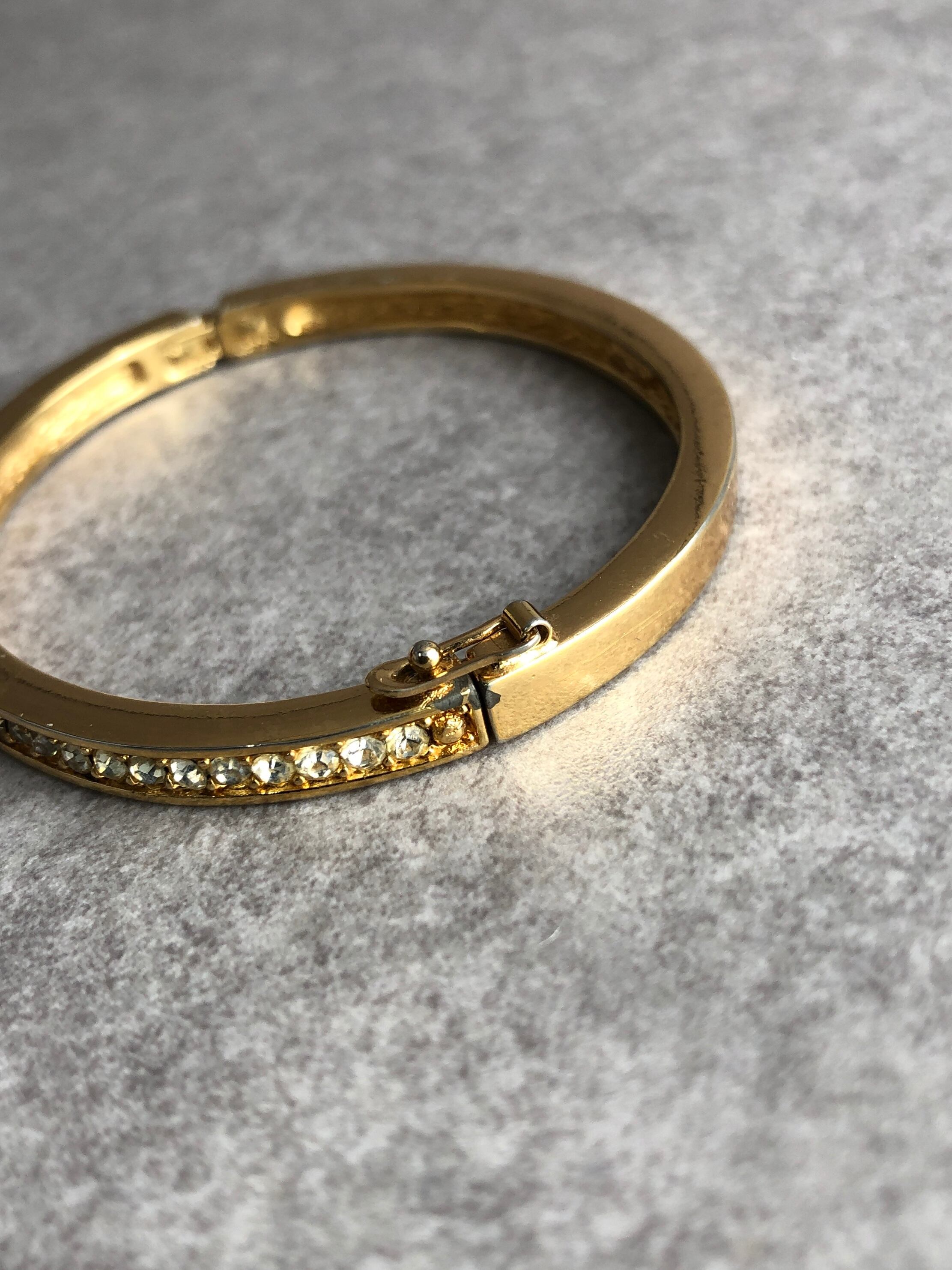 オールド　ディオール　CDロゴ　ストーン付　ブレスレット　バングル　ゴールド オールド ディオール CDロゴ ストーン付 ブレスレット バングル ゴールド