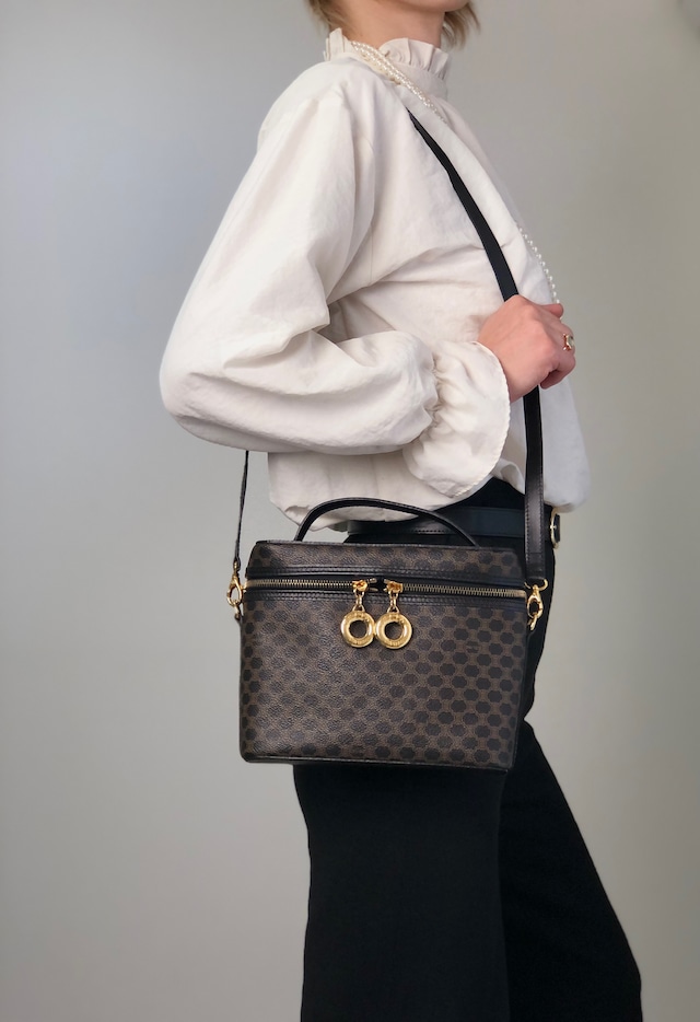 CELINE セリーヌ マカダム ショルダーバッグ ブラック サークルチャーム PVC レザー バニティバッグ 2way vintage ヴィンテージ オールド cx8yk3