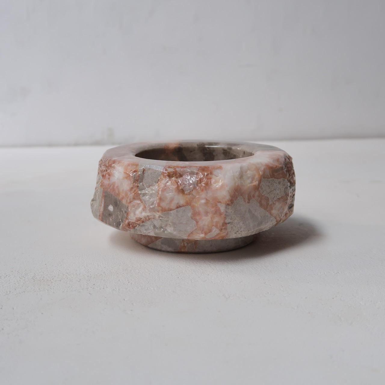 寄せ石のアクセサリートレイ