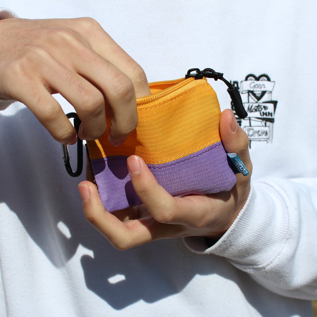 フェスバッグ TGIF! カラビナ付きリップポリ配色ミニポーチ | フェス