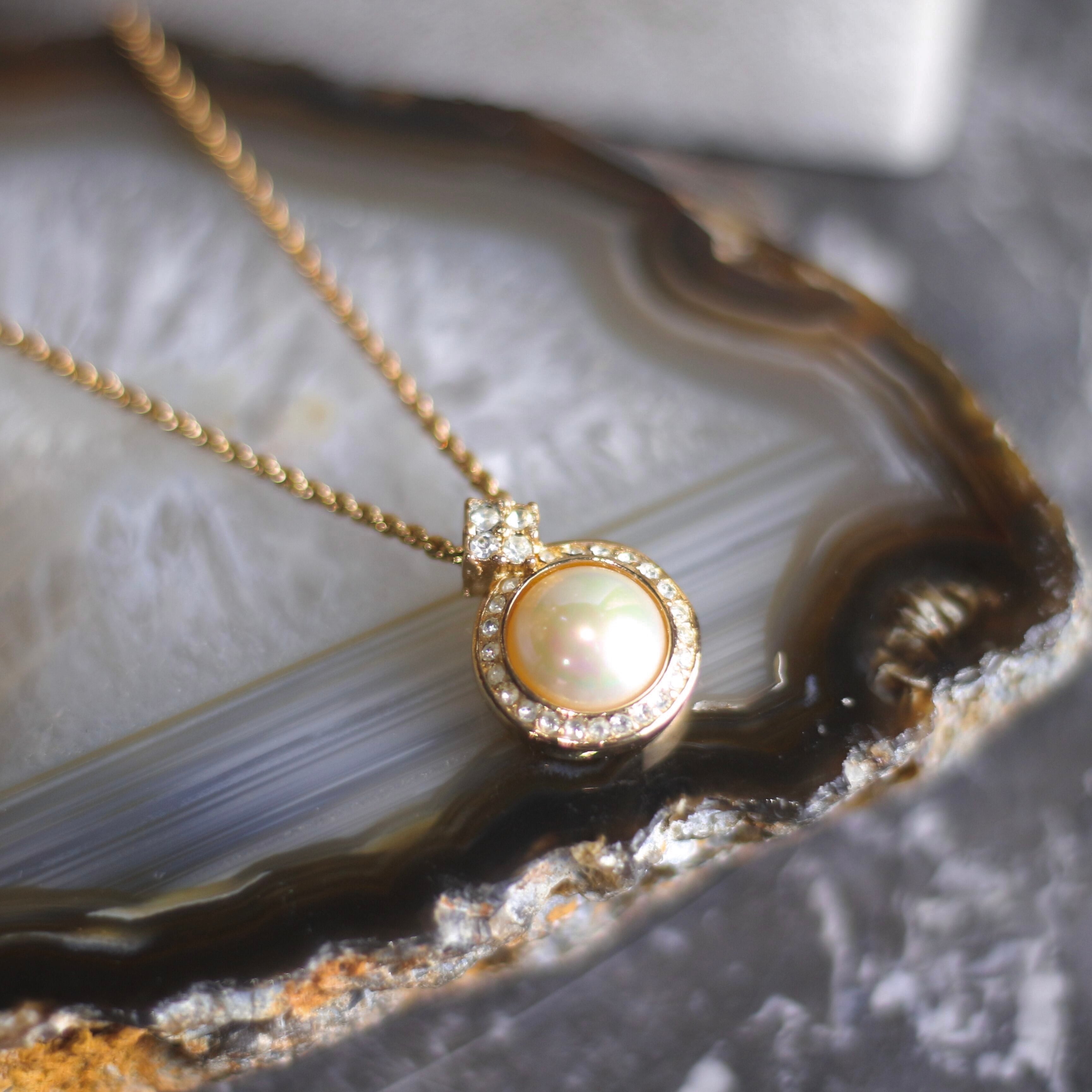 Christian Dior BlJOUX PEARL DESIGN RETRO NECKLACE EARCLIPS SET