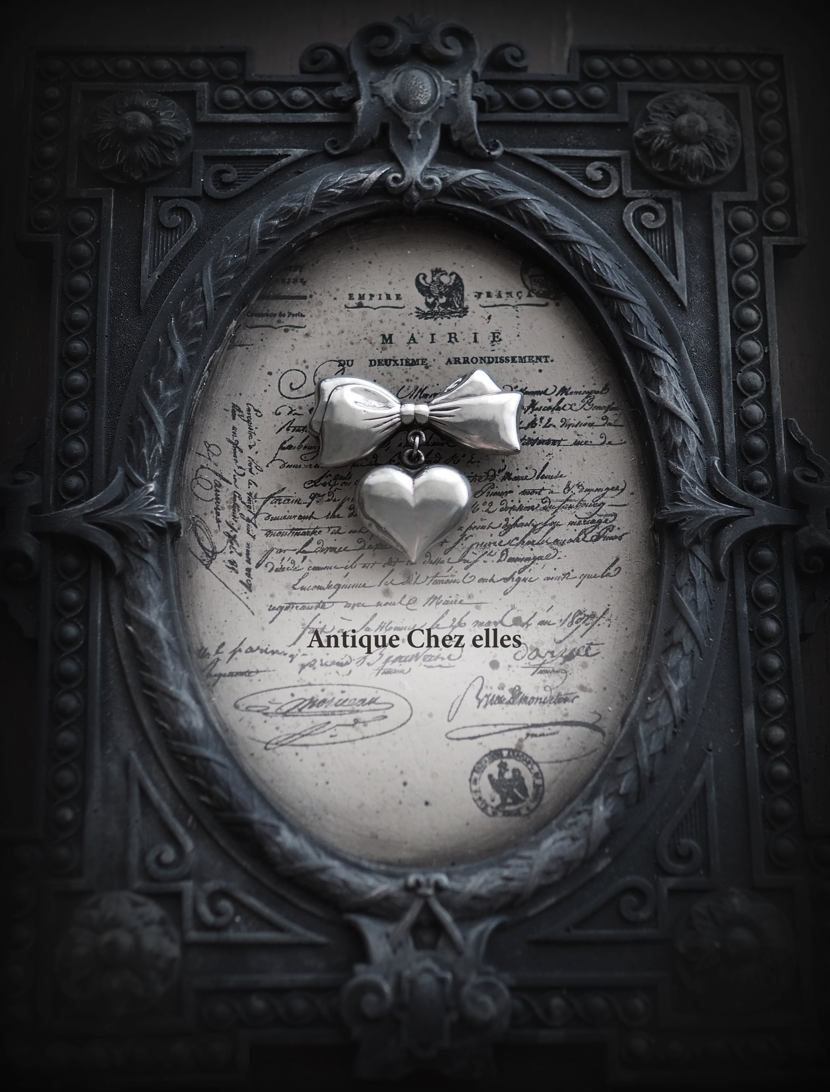 純銀製 リボンとハートのブローチ