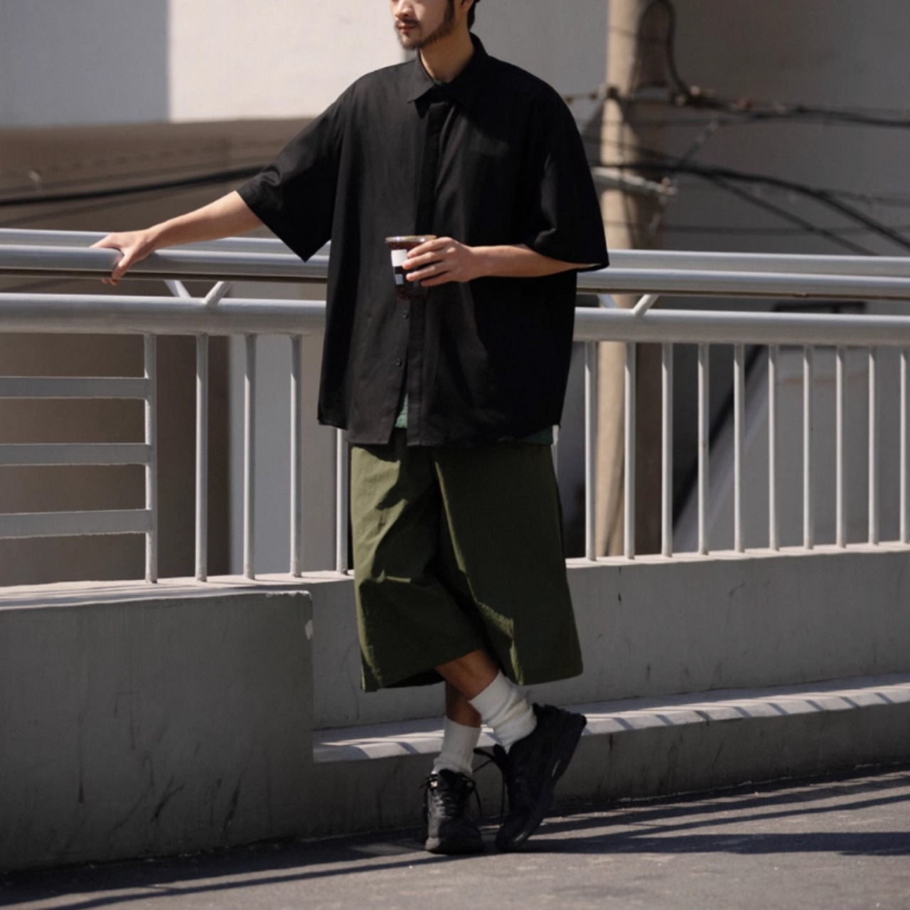 ワイドレッグ7分丈薄手ナイロンパンツ　0713