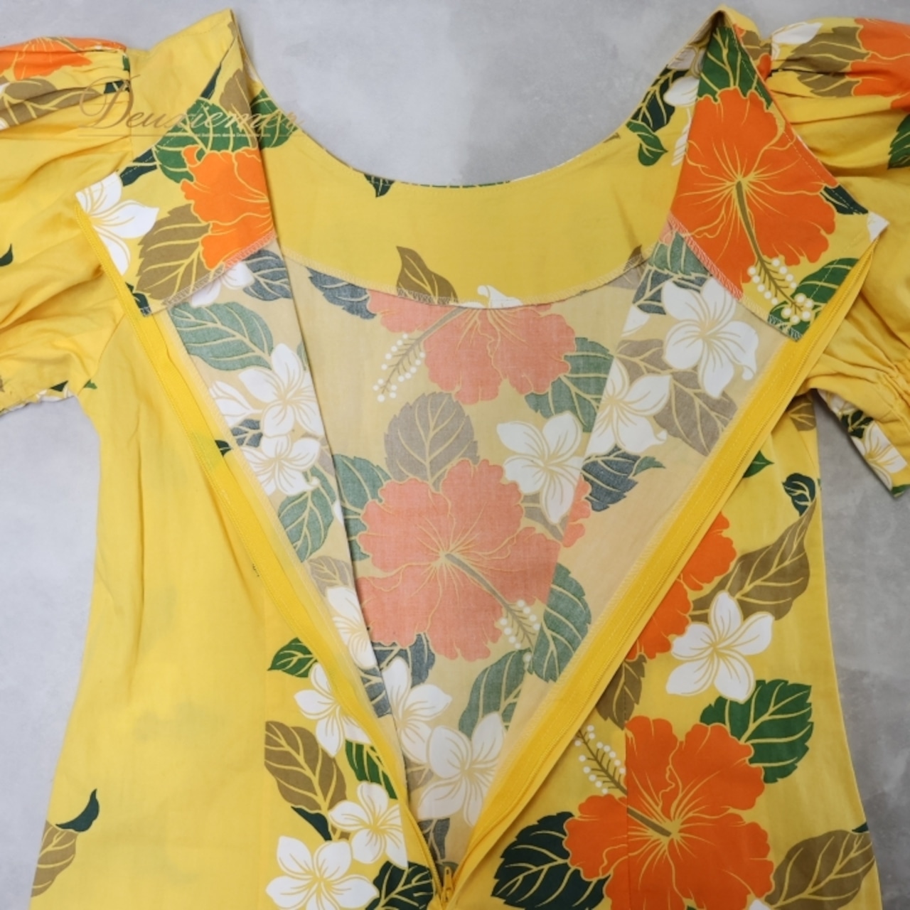 フラダンス 衣装 ワンピース ドレス イエロー系 ハイビスカス柄 リーフ柄 フリル パフスリーブ ロングワンピース オレンジ系 可愛い 華やか 鮮やか 明るい ハワイアン アロハ ハワイアンプリント フラ ダンス レッスン 練習 フラワー