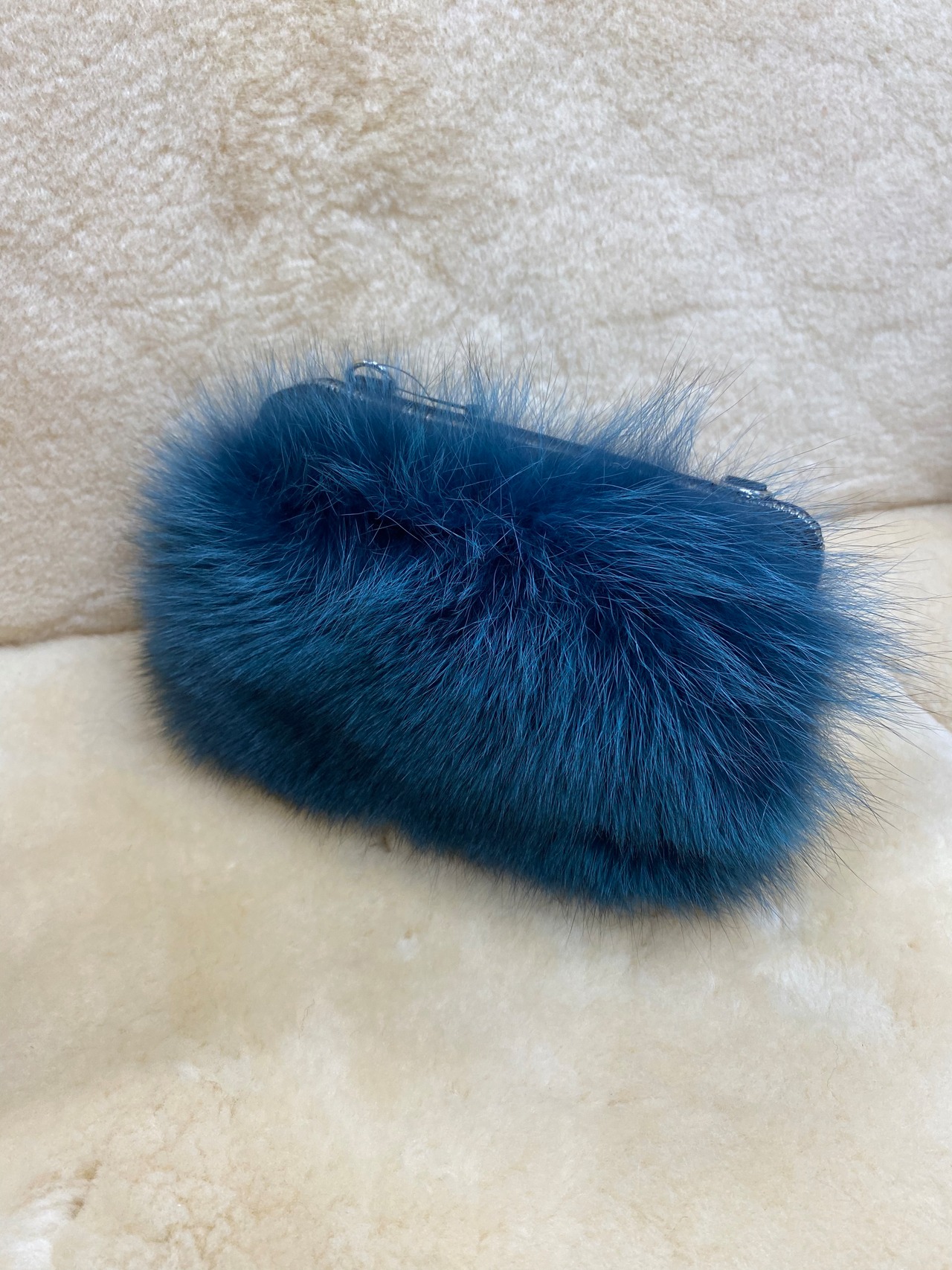 シスター　Sister  Mastrotto社シュリンクレザー＆ブルーフォックス　ウォレットポシェット