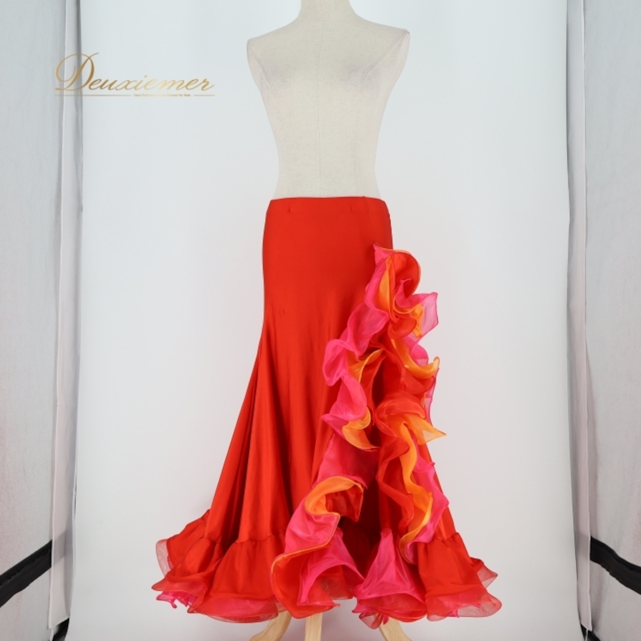 ベリーダンス オリエンタル 衣装 スカート レッド系 フリル 赤 橙 スリット ボリューム 練習 レッスン 華やか 鮮やか 上品 かわいい ダンス衣装 ステージ イベント 伸縮 ストレッチ ピンク系 オレンジ系