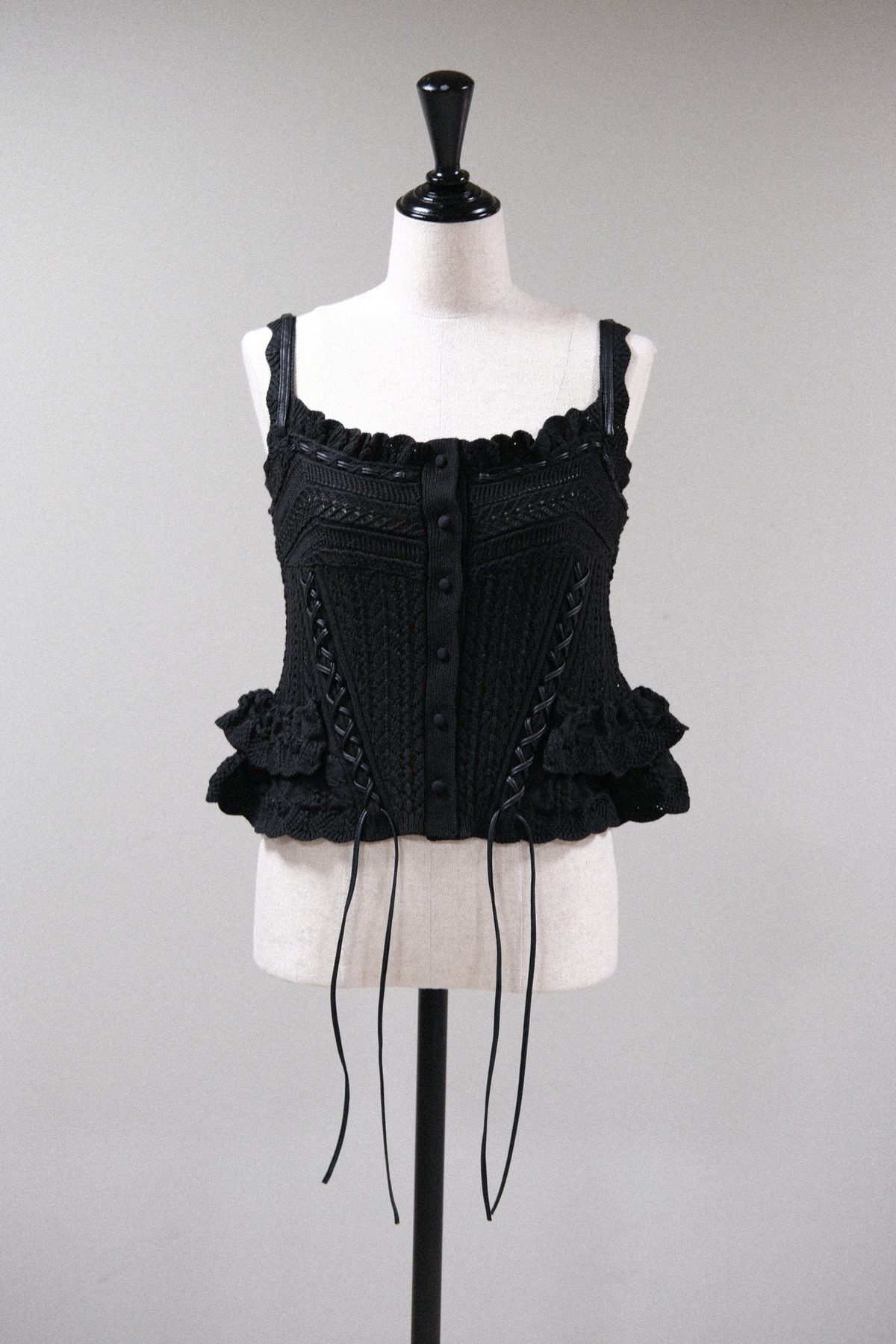 Tanaka Daisuke】lace up ribbon knit camisole | loop