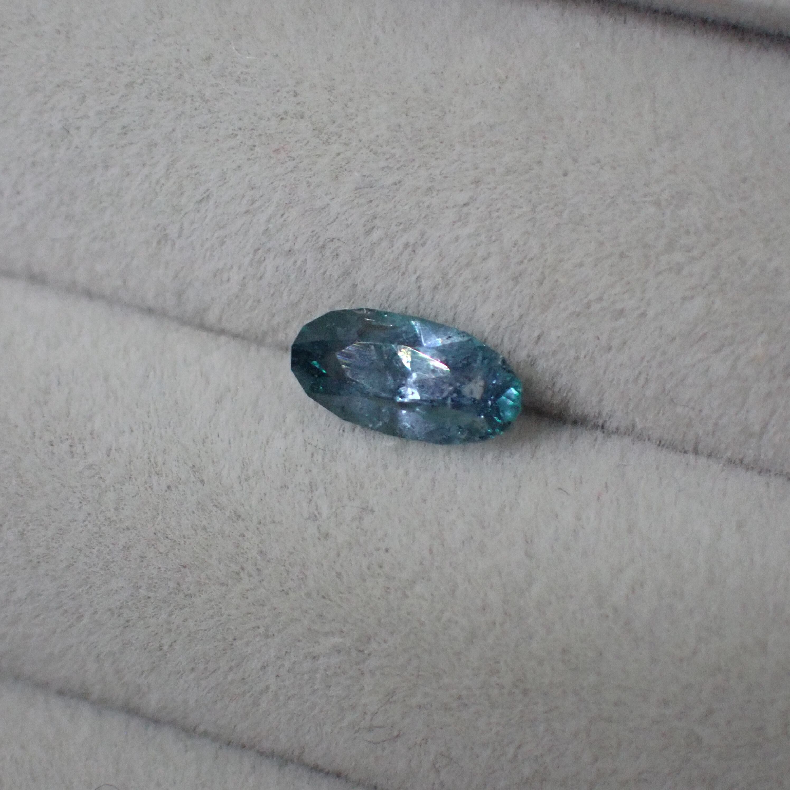 多色性◎ブルー強めのブルーグリーンコーネルピン 0.613ct | 宝石 