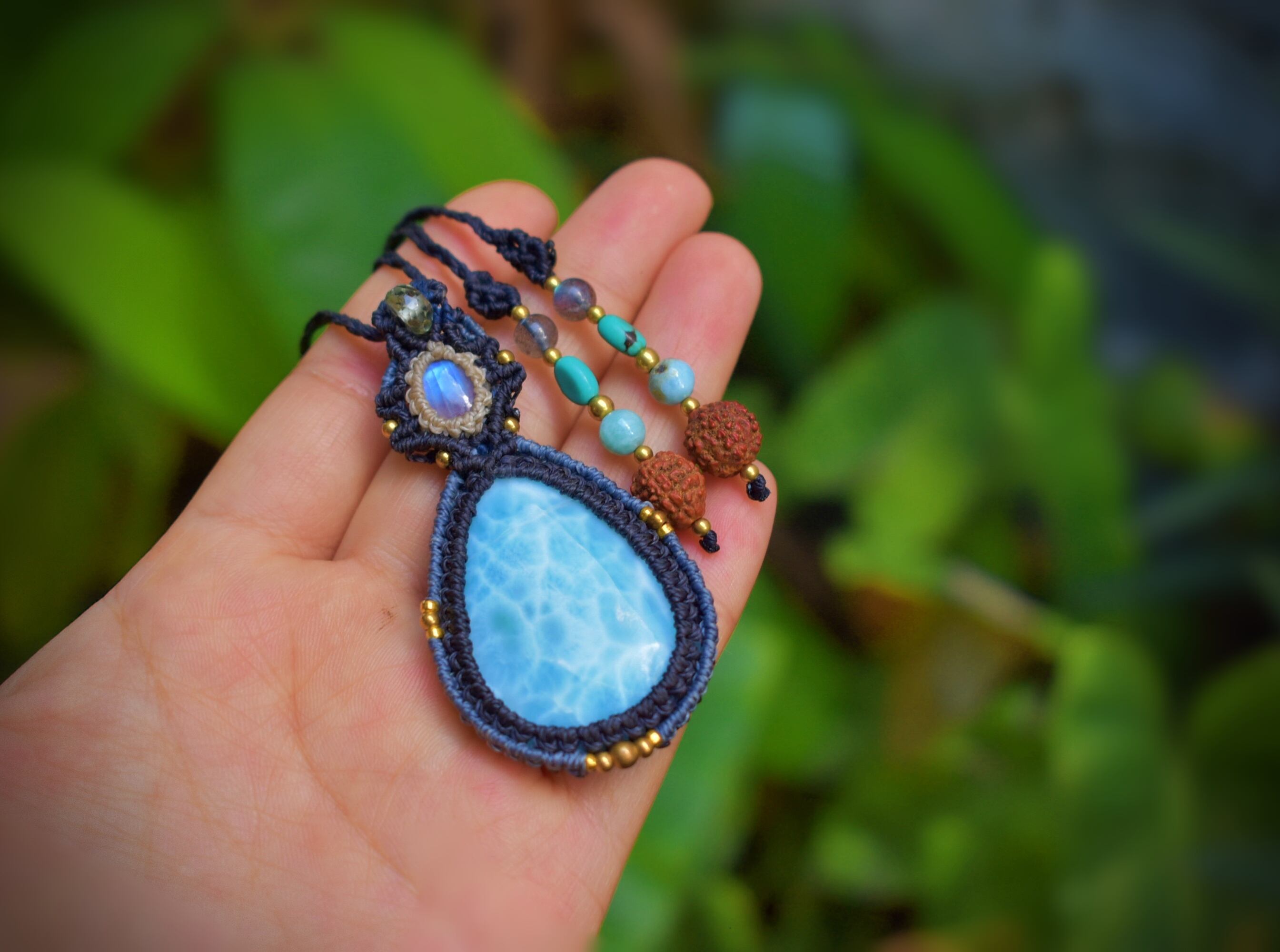 蒼い奇跡★月と海★ロイヤルブルームーンストーンとラリマーマクラメペンダント