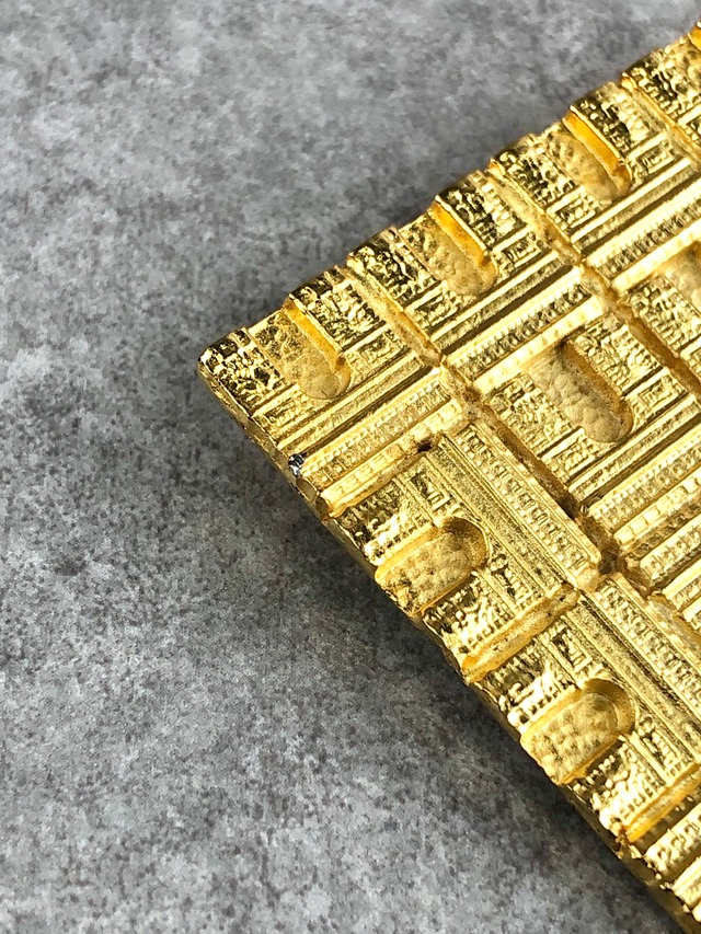 CELINE セリーヌ ブローチ ゴールド 凱旋門 vintage ヴィンテージ オールド v3ns46