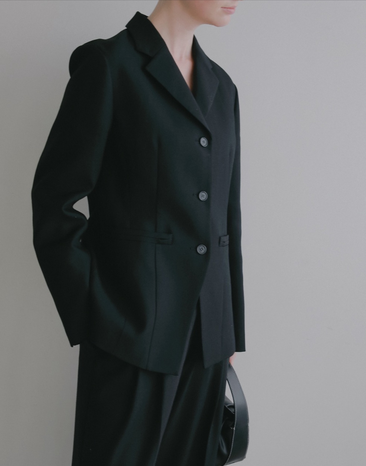 MANOF RUFFLE POCKET JACKET 2色展開