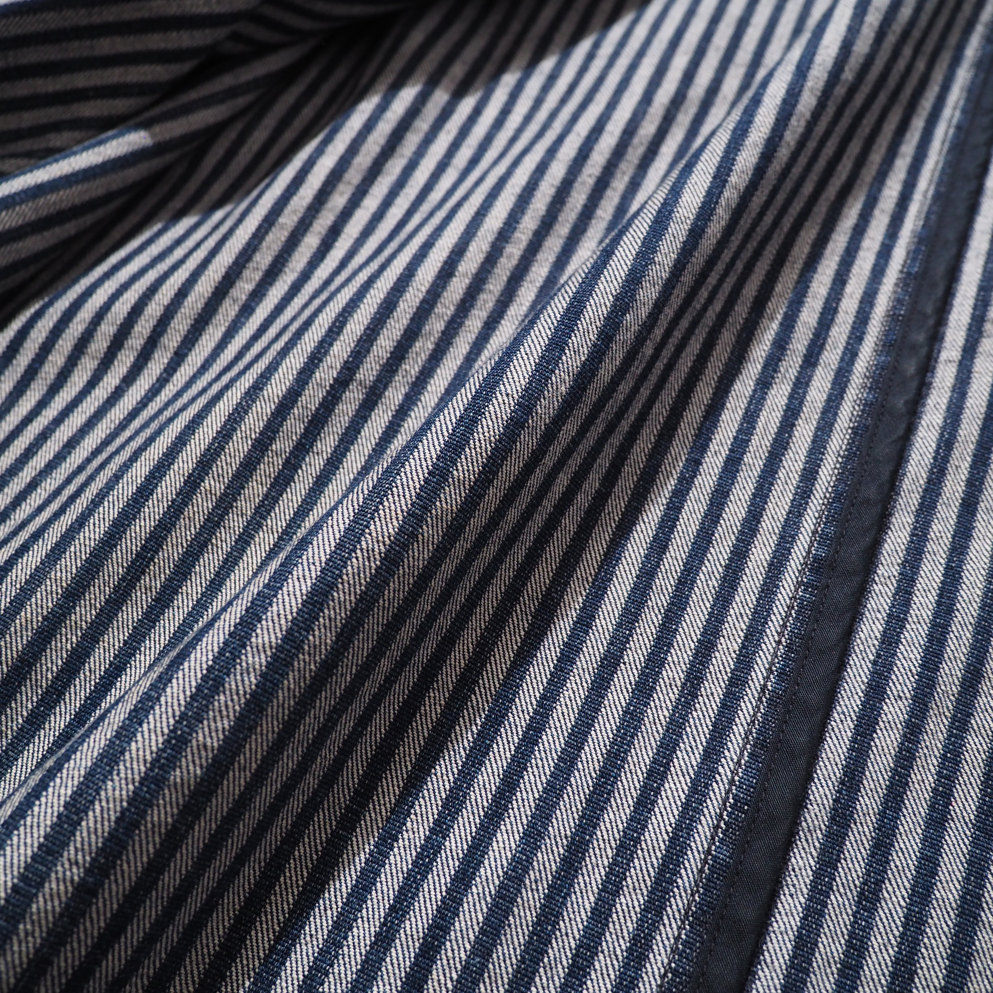 1990s " New Yorker " Beautiful Aging Indigo Denim vintage Cover All jacket