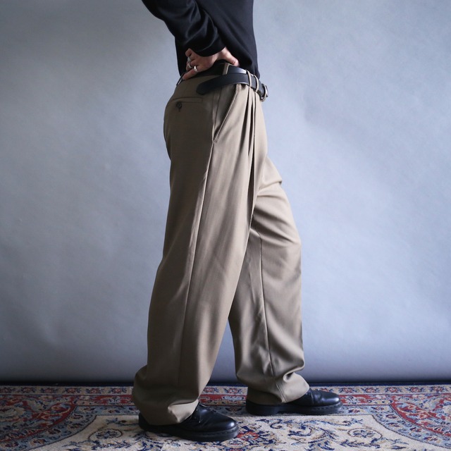 3-tuck tapered silhouette brown-beige wide slacks