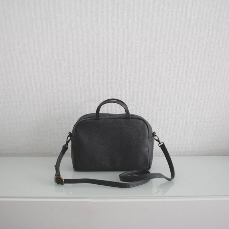 a Boston Shoulder Gray / アー ボストン ショルダー シボグレー | LETTERS