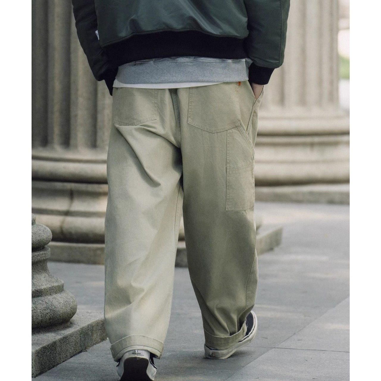 Tucked baggy chino pants 1527 - 4
