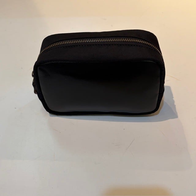 B.stuff　限定ポーチ(クロ)