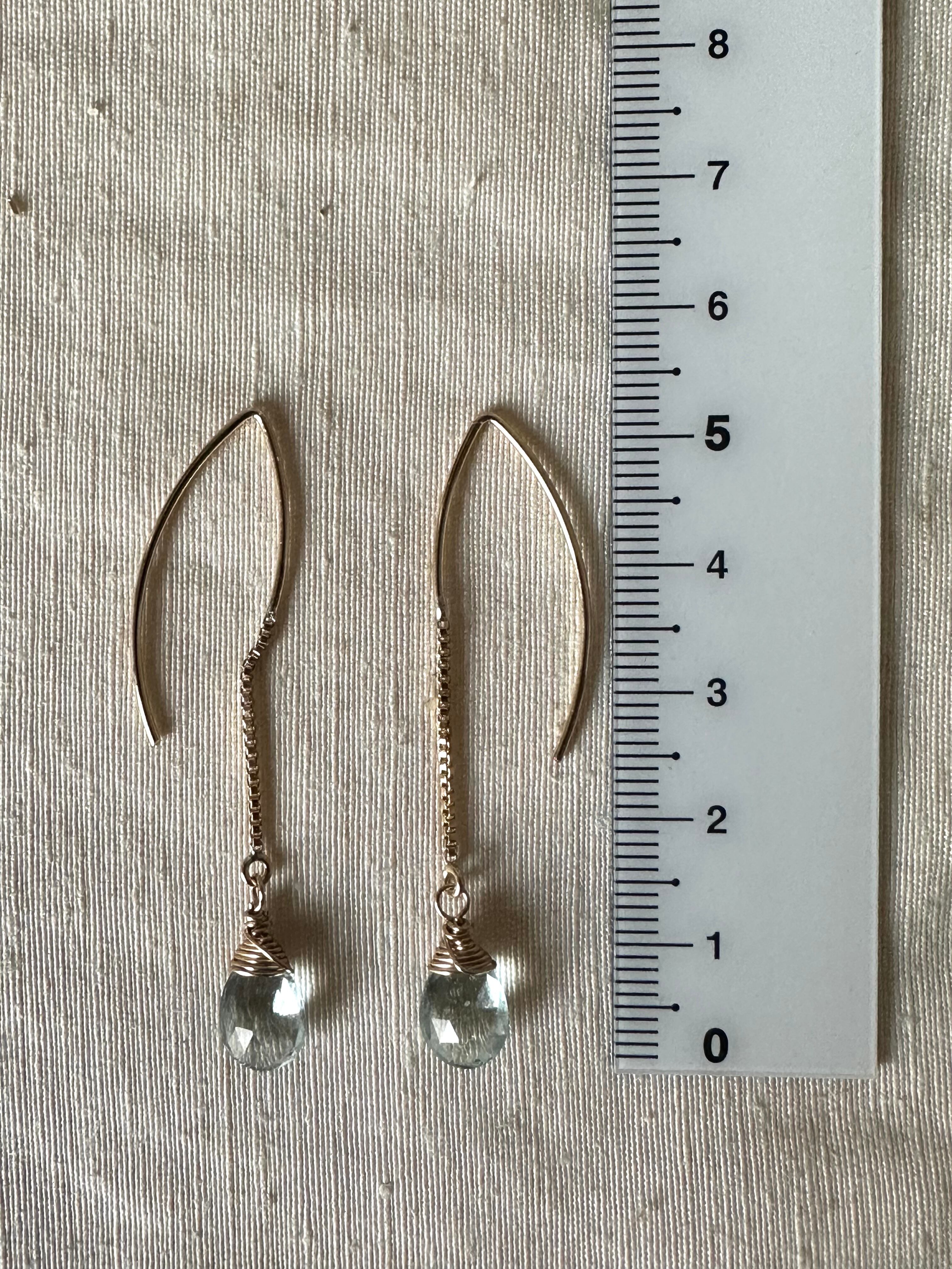 アクアマリンの揺れる雫ピアス | komichi コミチの石