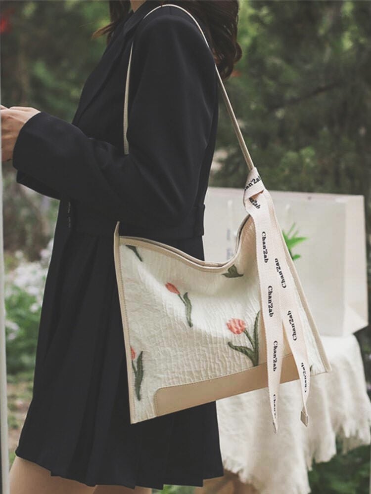 刺繍入りフラットショルダーバッグ カジュアルコーデ かわいい 人気 チューリップ さくらんぼ 大きいサイズ 韓国 CH4484