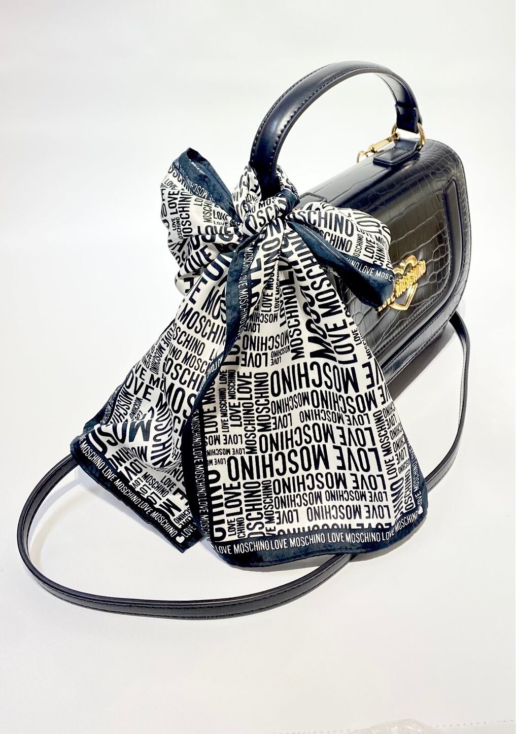 新品同様 LOVE MOSCHINO（ラブモスキーノ） ☆黒 ブラック コート 40 L相当