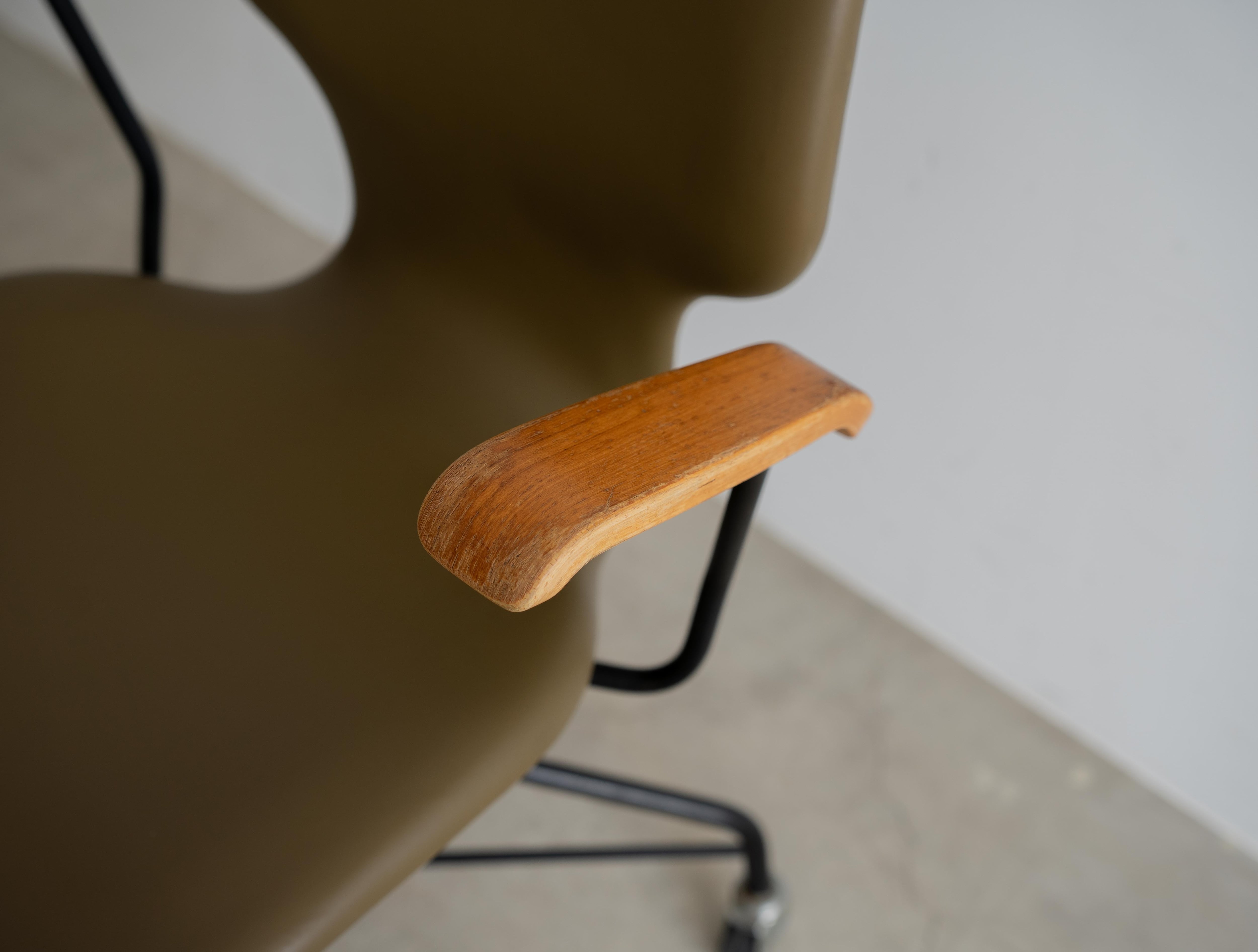 送料込み】SHAPE OF TENDO 展示品 天童木工 ヴィンテージキャスター