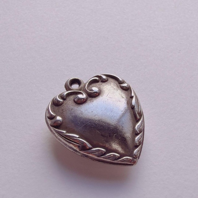 【J367】10s -40s 無地　スウィートハートジュエリー　ヴィンテージ　チャーム