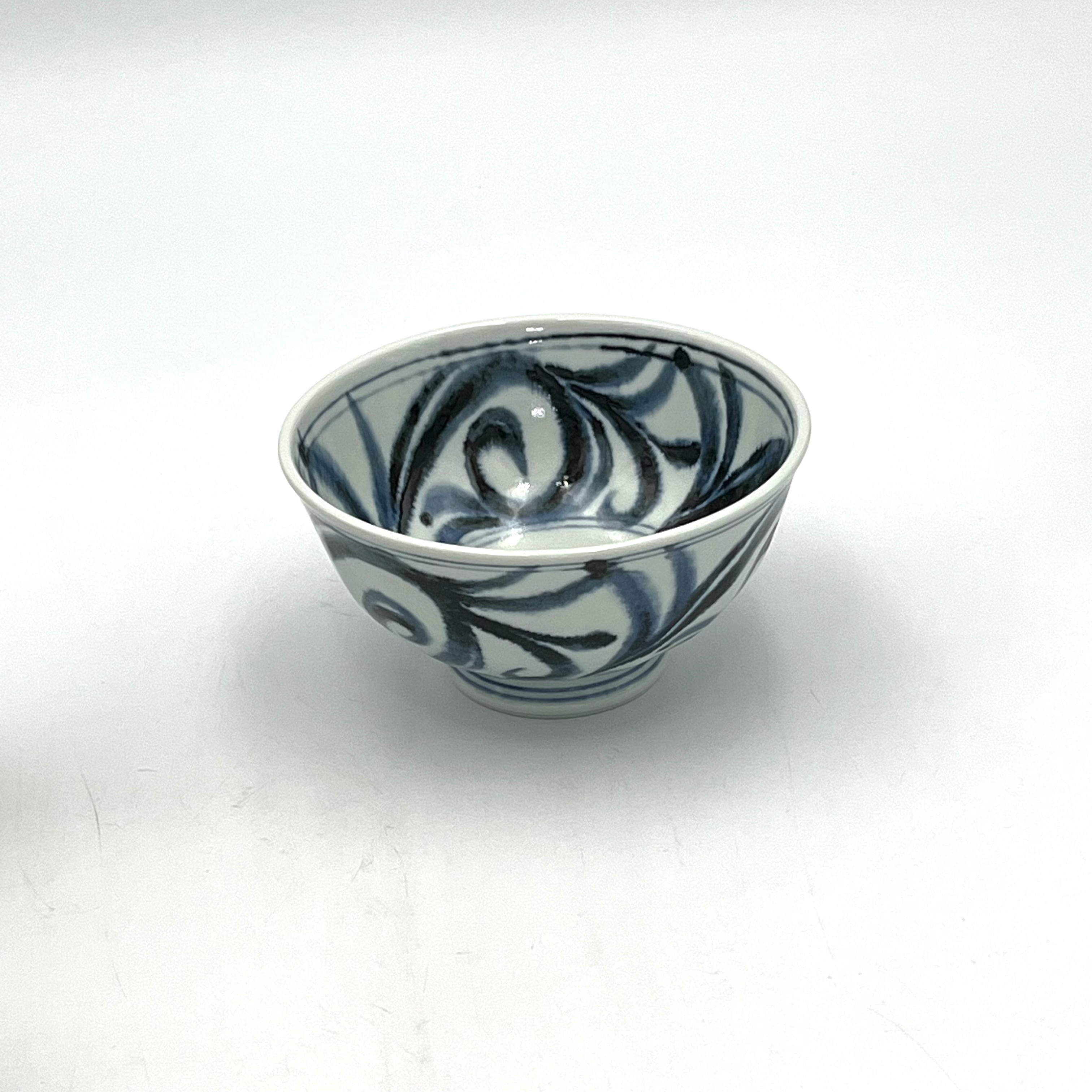 波佐見焼 藍唐草面取4.5 茶碗 | 有田焼ショップ まるとも陶磁器