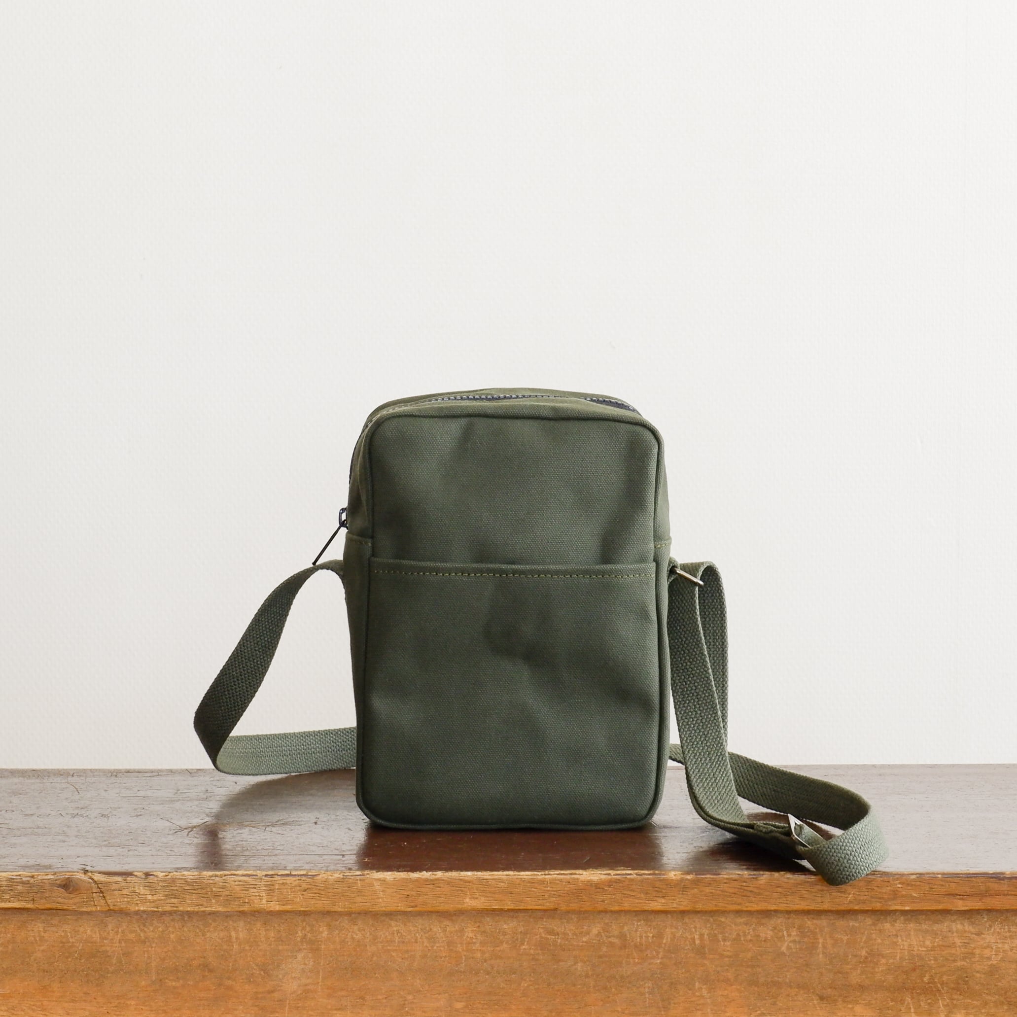 6号帆布ショルダーバッグ オリーブドラブ | aoya bags | シンプルで