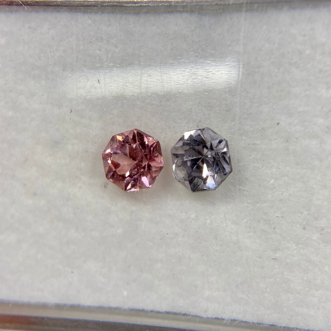 お花みたいなスピネル 約3.8mm-4mm 2点セット No.21