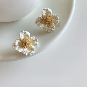 Floral Luster Earrings　a0209