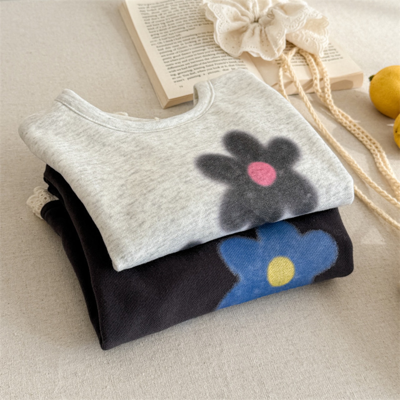 秋レース裾花柄Tシャツ