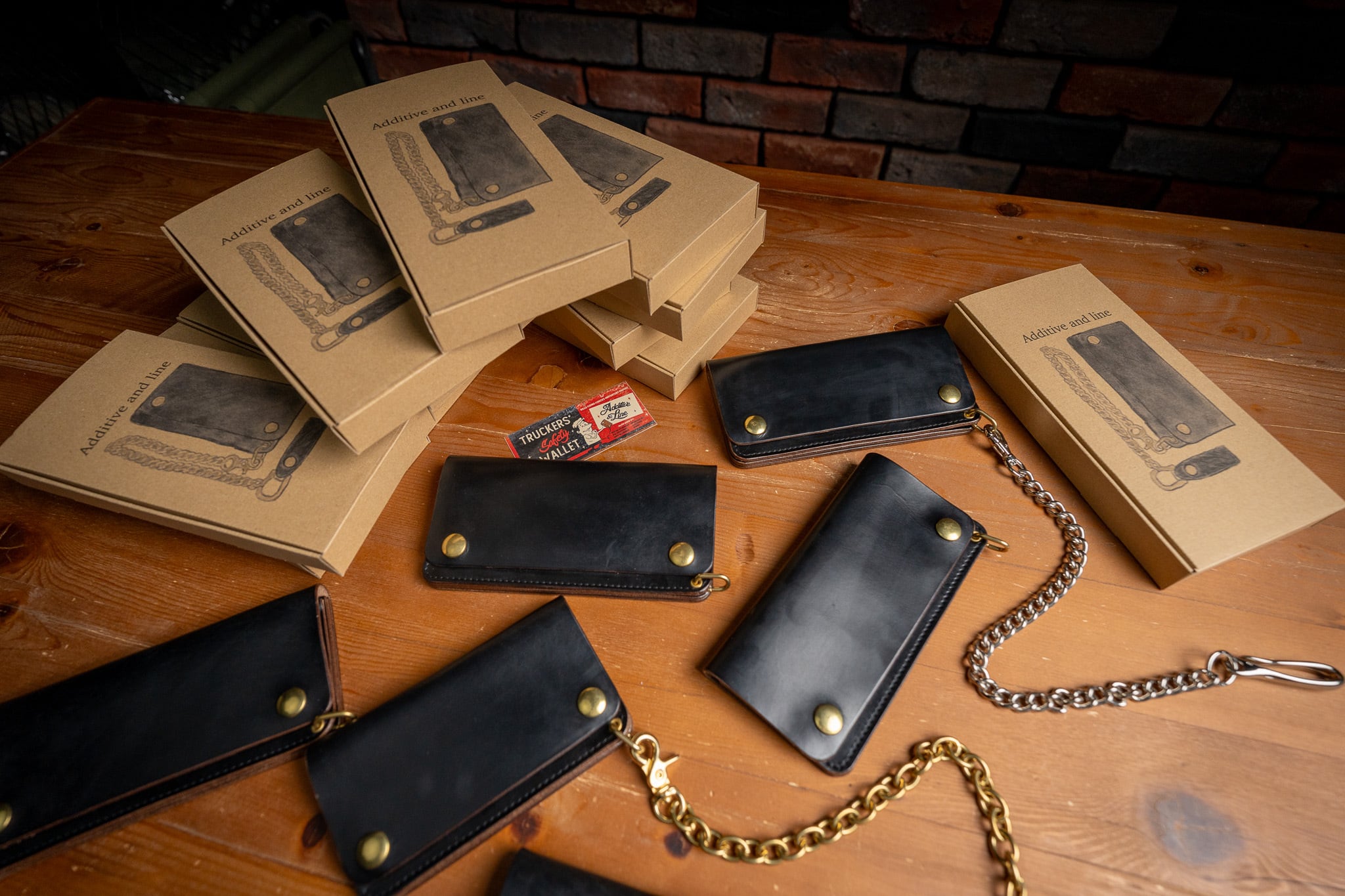 Additive and Line】Tracker Wallet TW-004 Horween Chromexcel 3層 Additive and Line】Tracker Wallet TW-004 Horween Chromexcel 3層