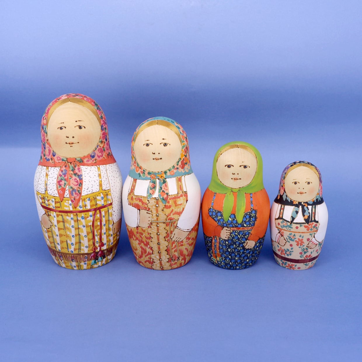 マリア・ドミトリエワ作 マトリョーシカ 15個型 | GINZA HAKKO 木の香
