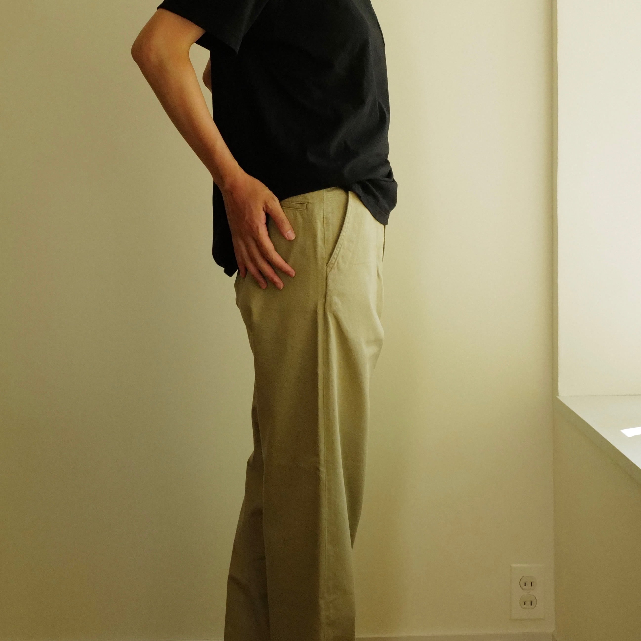 COMOLI ｜ KHAKIチノパンツ | HJ GALLERY
