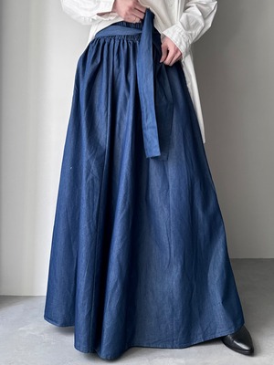denim belted maxi skirt / blue
