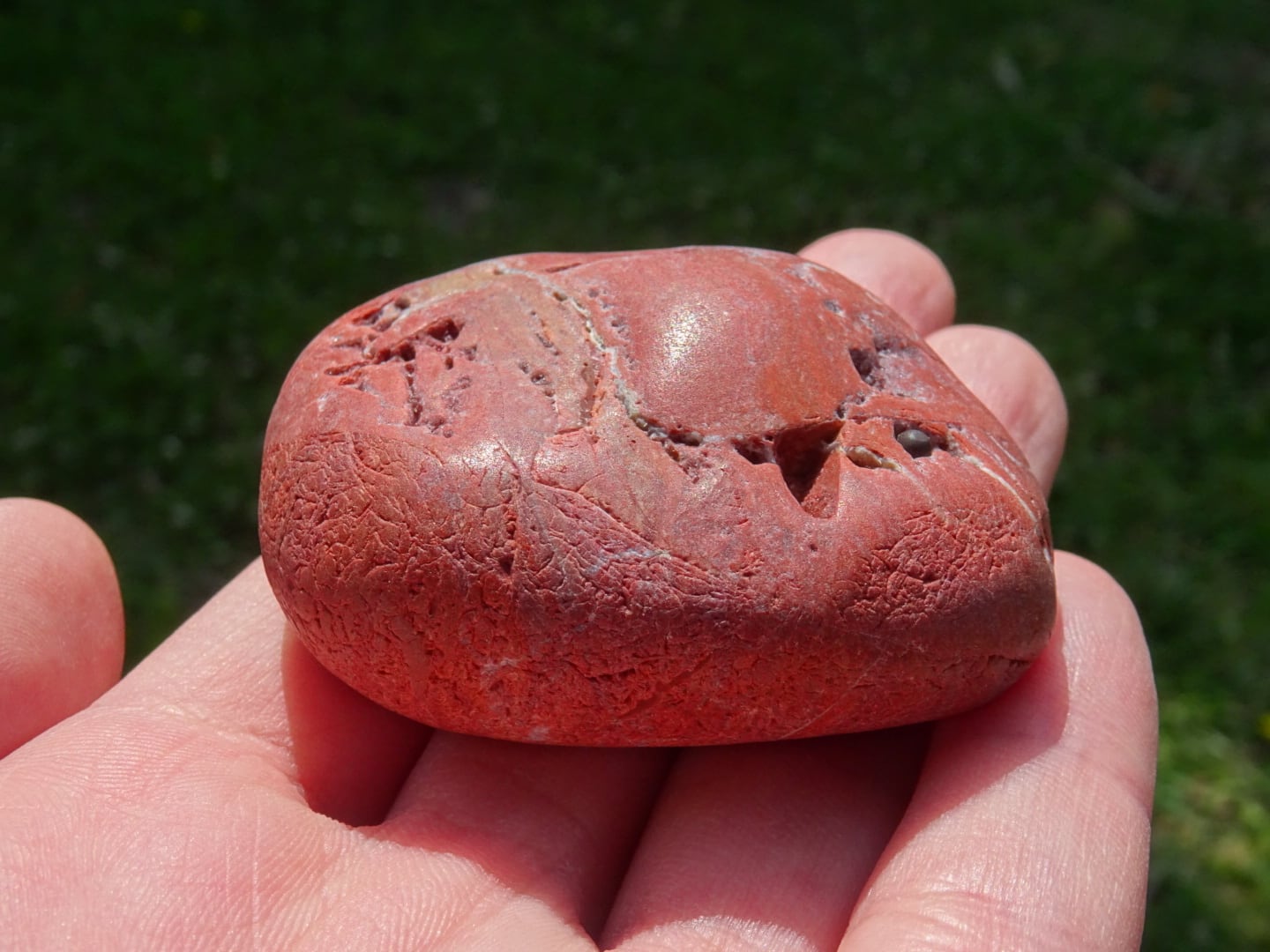 錦石 青メノウ勾玉 617dqgokeEL._UF894,1000_QL80_.jpg 青森産 紫