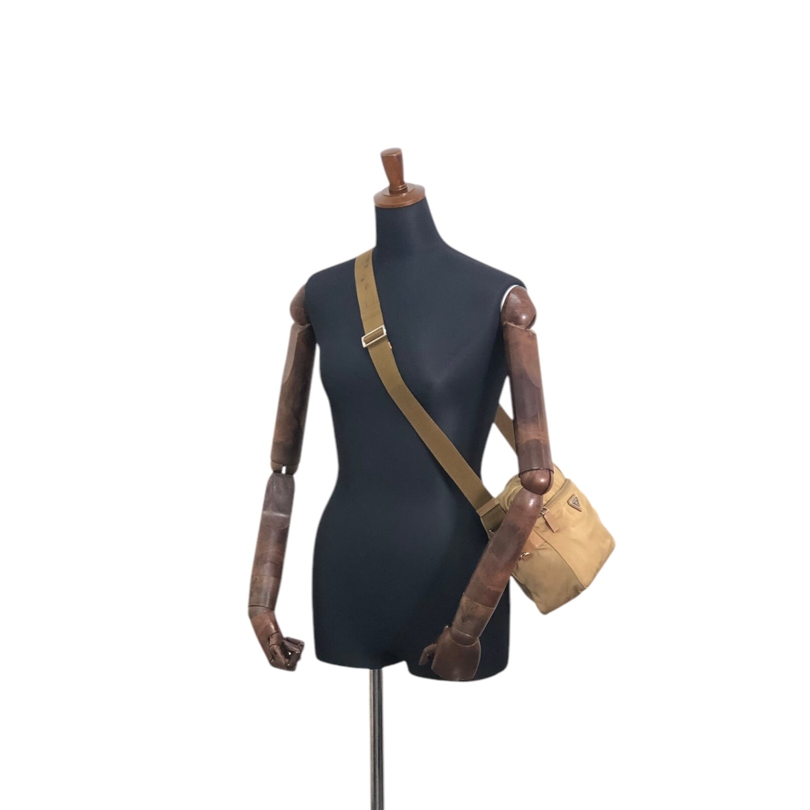 プラダ　PRADA ショルダーバッグ　斜めがけ　ナイロン　ベージュ系　ビンテージ プラダ PRADA ショルダーバッグ 斜めがけ ナイロン ベージュ系