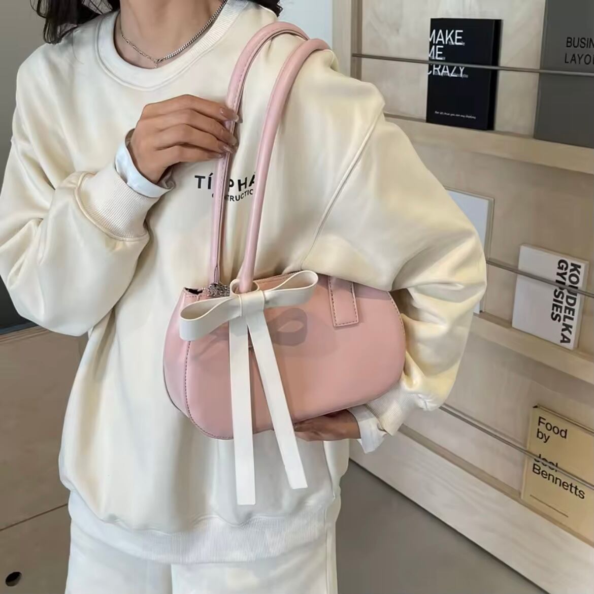 リボンチャームショルダーバッグ