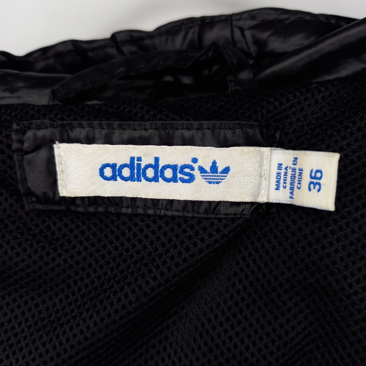 アディダスオリジナルス　ナイロンパーカー　ジャケット　総メッシュ　総柄　黒