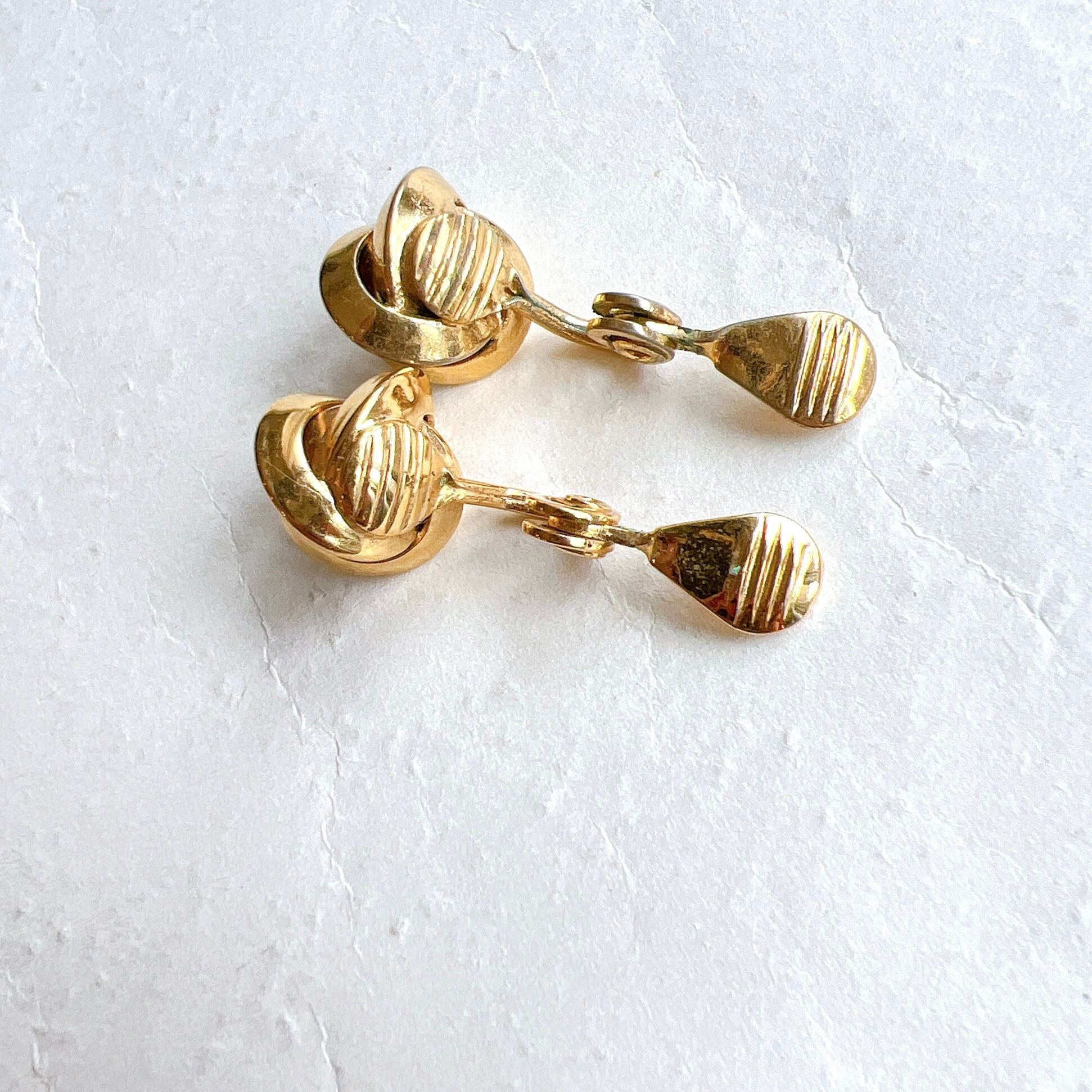 人気商品！！ ヴィンテージ Monet ゴールドのシェルモチーフの