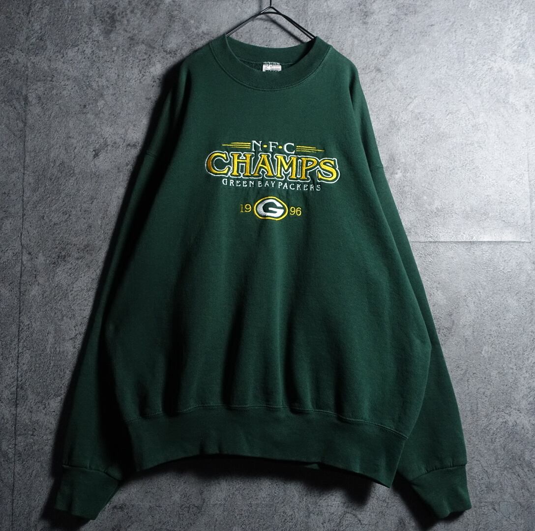 90s “FRUIT OF THE LOOM” Green PACKERS Logo Embroidery Design Sweat