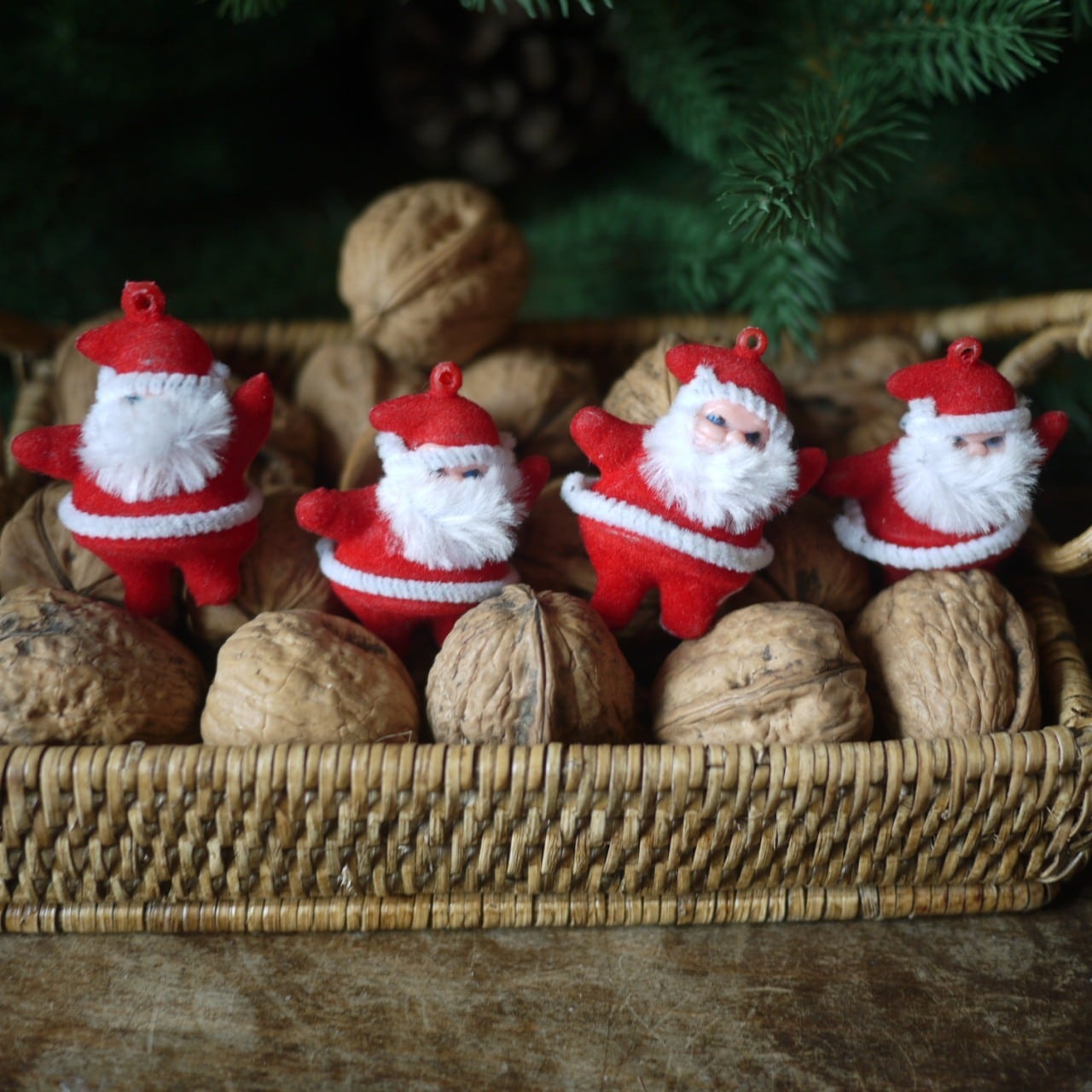 ニヒルなミニサンタクロース フロッキー ドイツ | こりすのパン屋Base