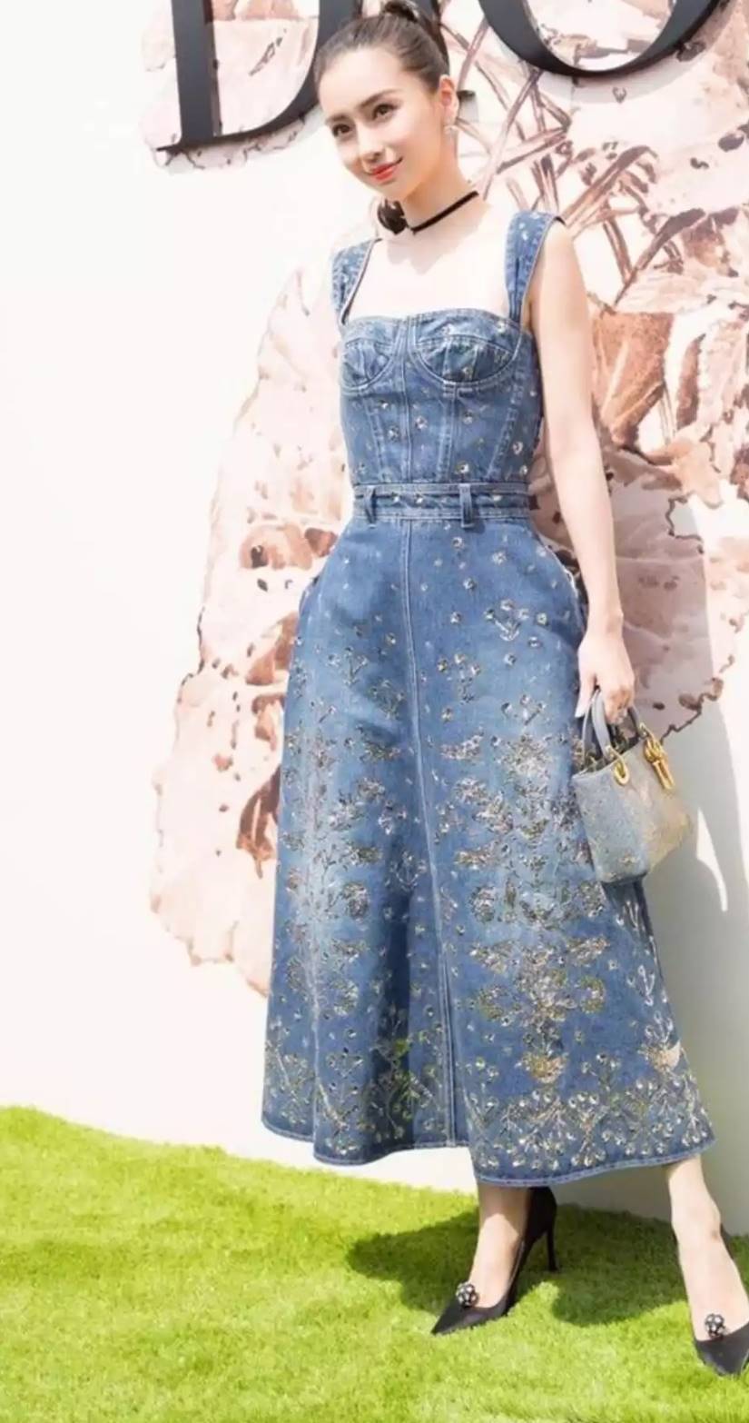 Baby 着用 モデル アンジェラベイビー 洋服 デニム つなぎ ワンピース ゴールド 刺繍 かわいい 個性的 デニム サロペット Antoinette