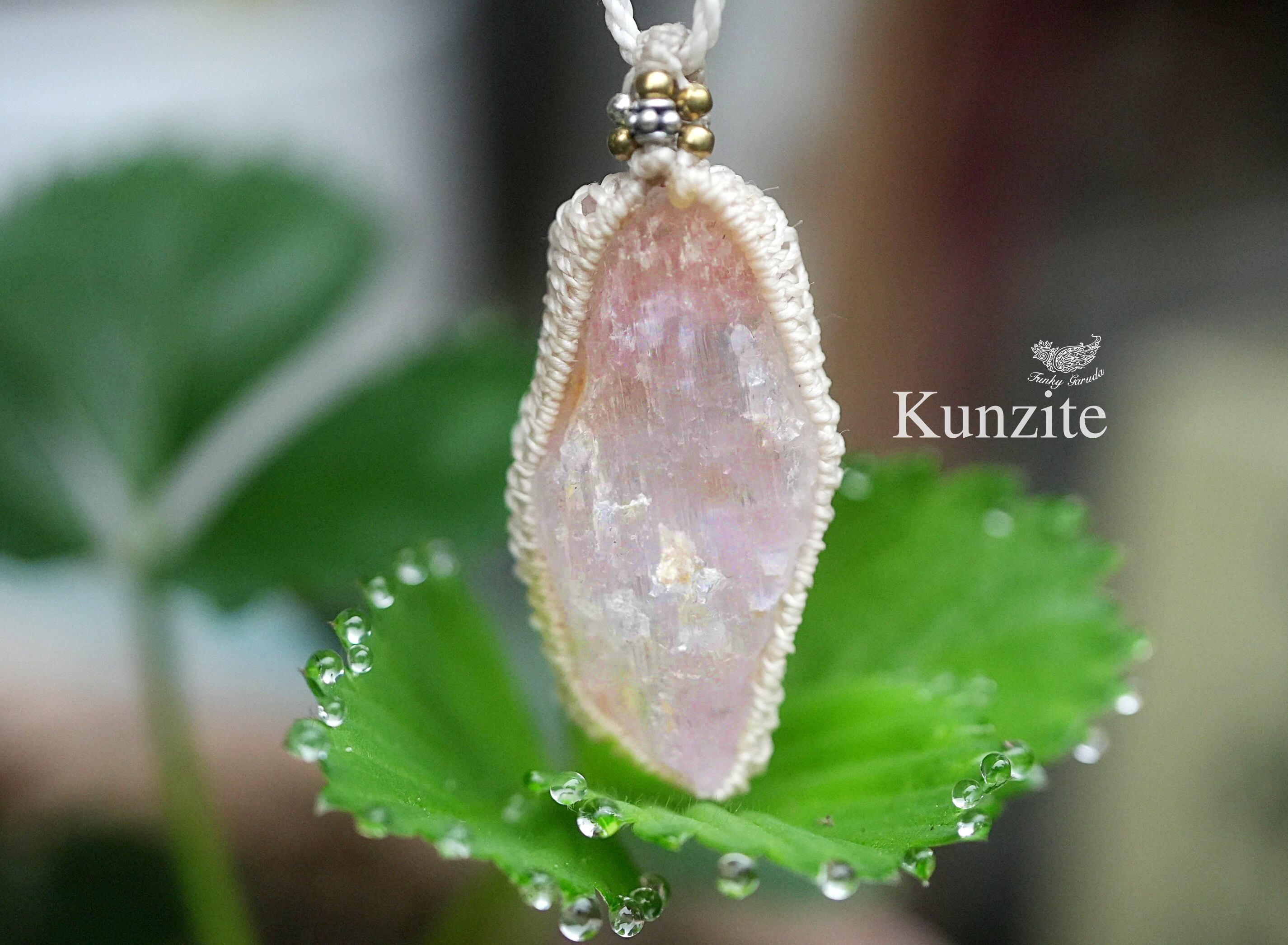 桜色原石★Kunziteマクラメネックレス 1595