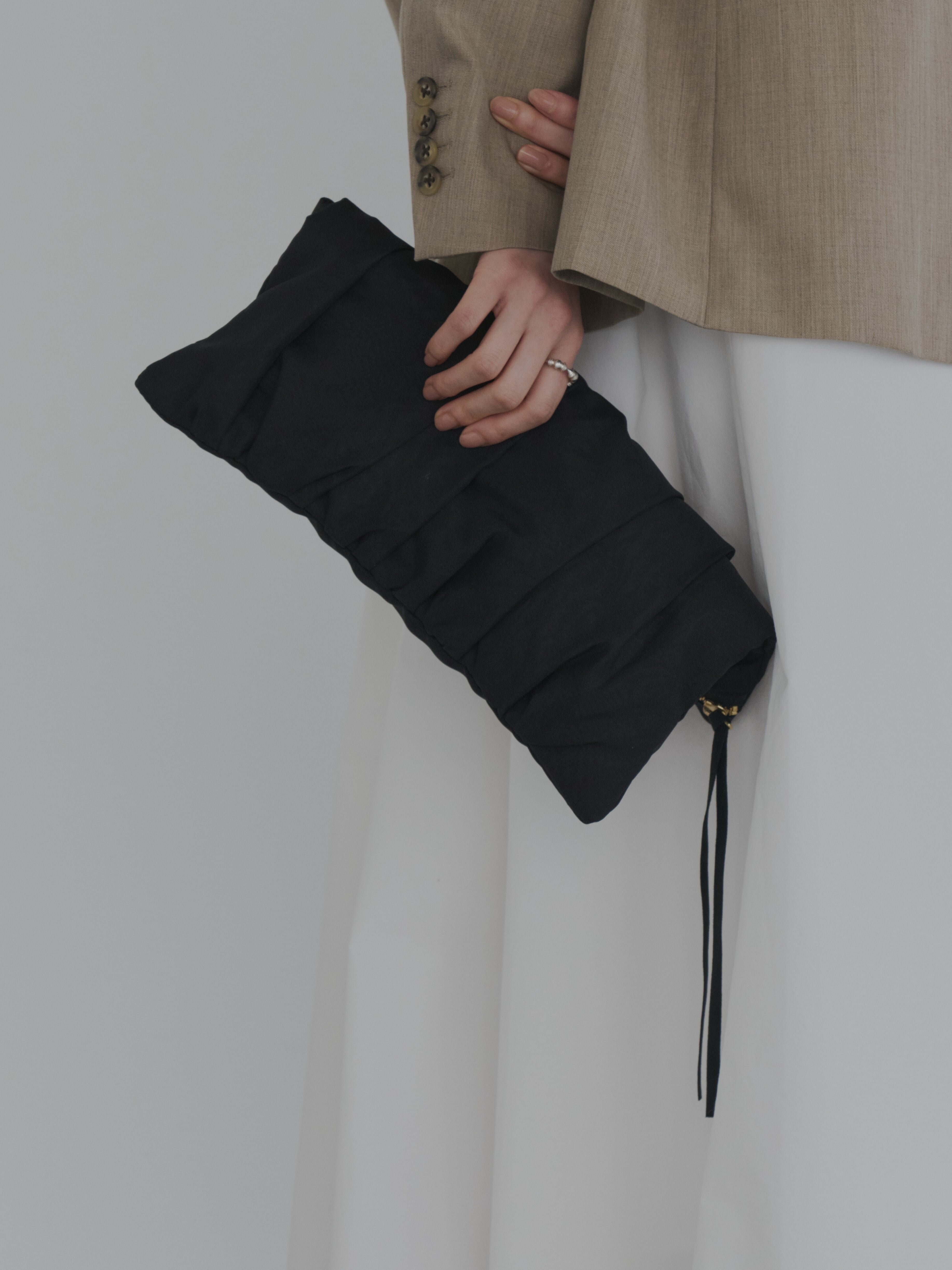 【完売品】新品未使用NEYON バッグ ライトグレー韓国neyon NEYON