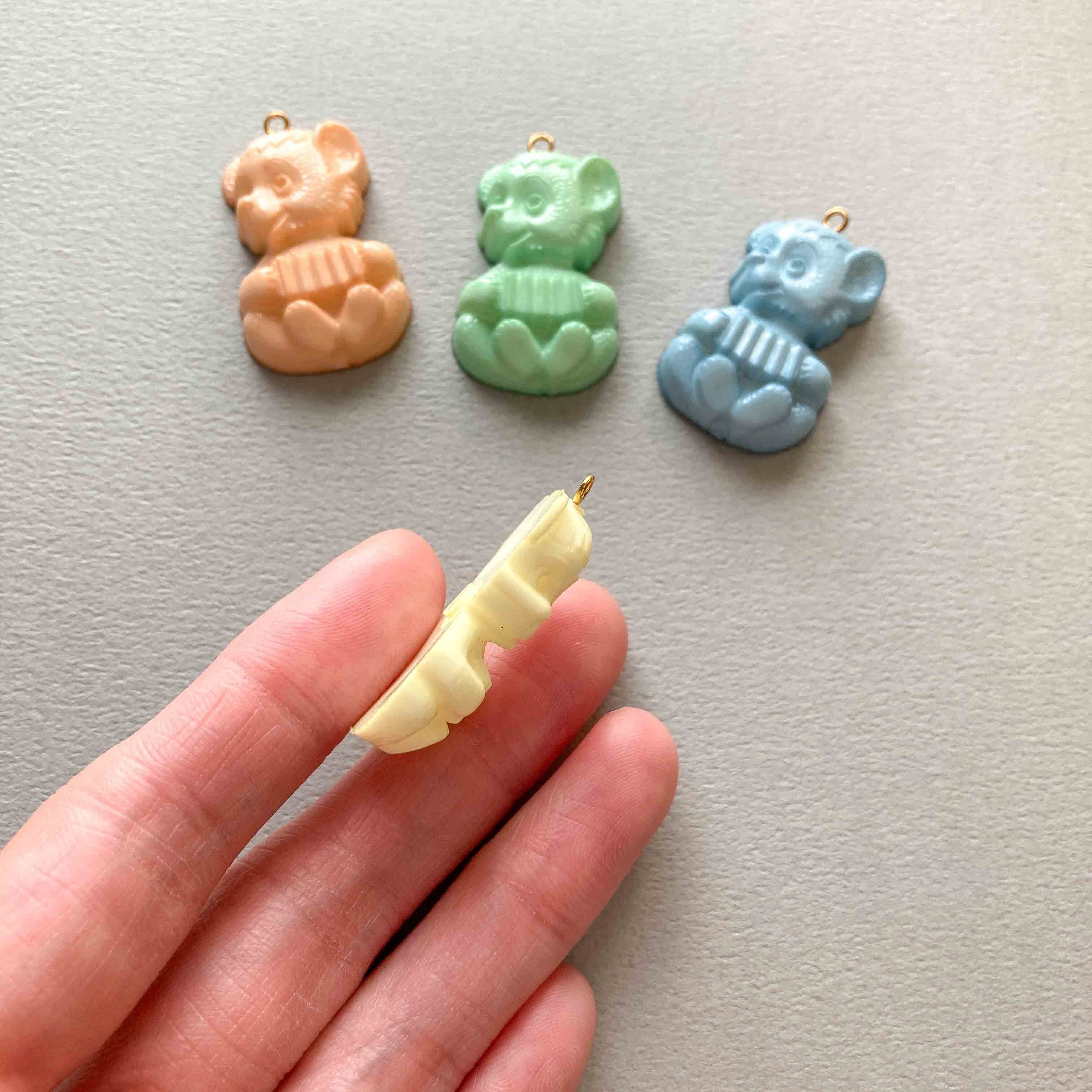 最終入荷〉ドイツアクリル ヴィンテージくまチャーム | Dua