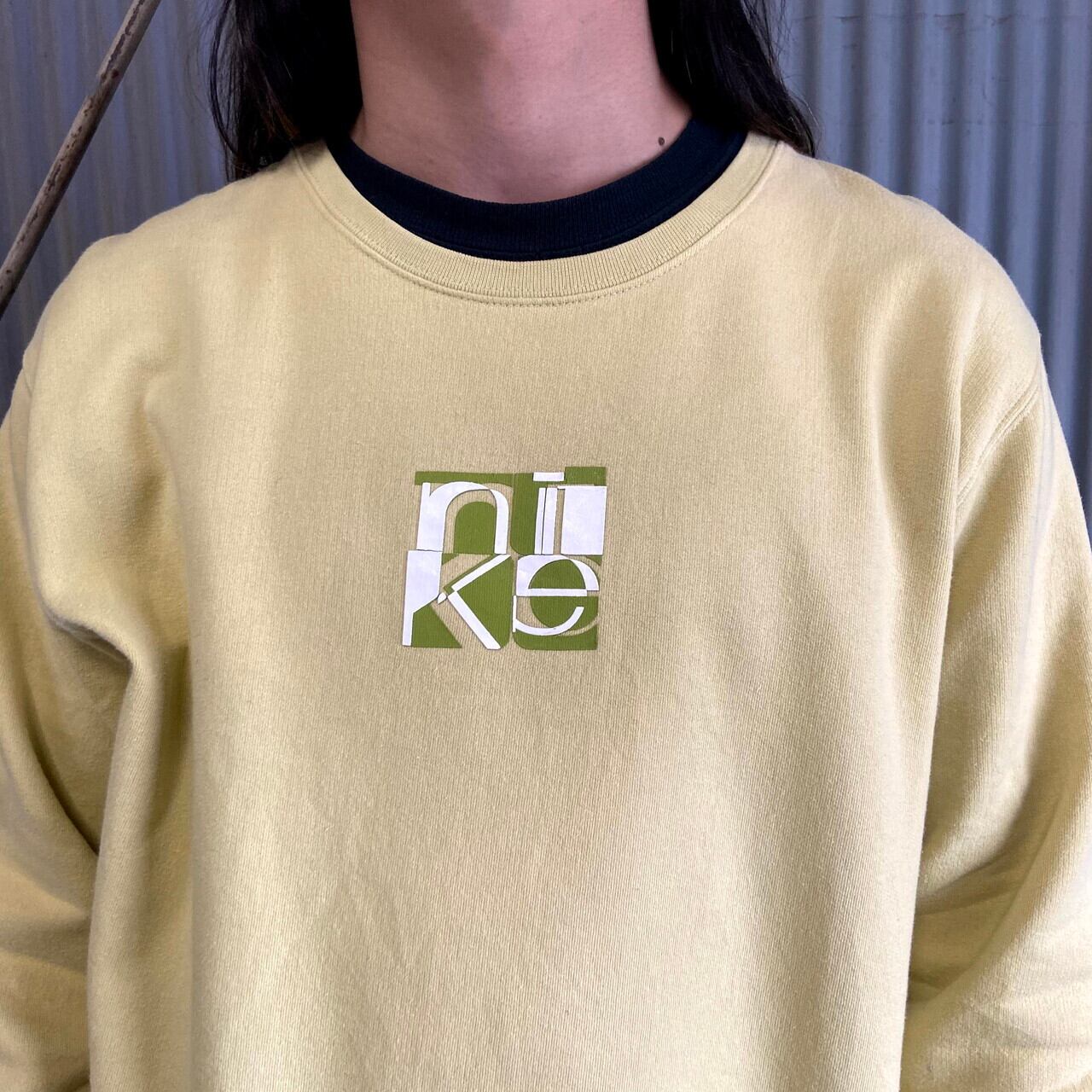 グッドカラー NIKE ナイキ ライムイエロー フロントロゴプリント