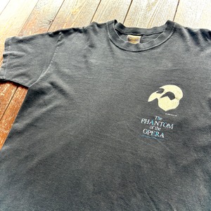 80's 〝 The PHANTOM of the OPERA 〟  - GOOOD BLEACH -  Single Stitch Sleeve  Souvenir T-Shirt's Touch Of Gold  Body 100% Cotton T-Shirt / Size LARGE