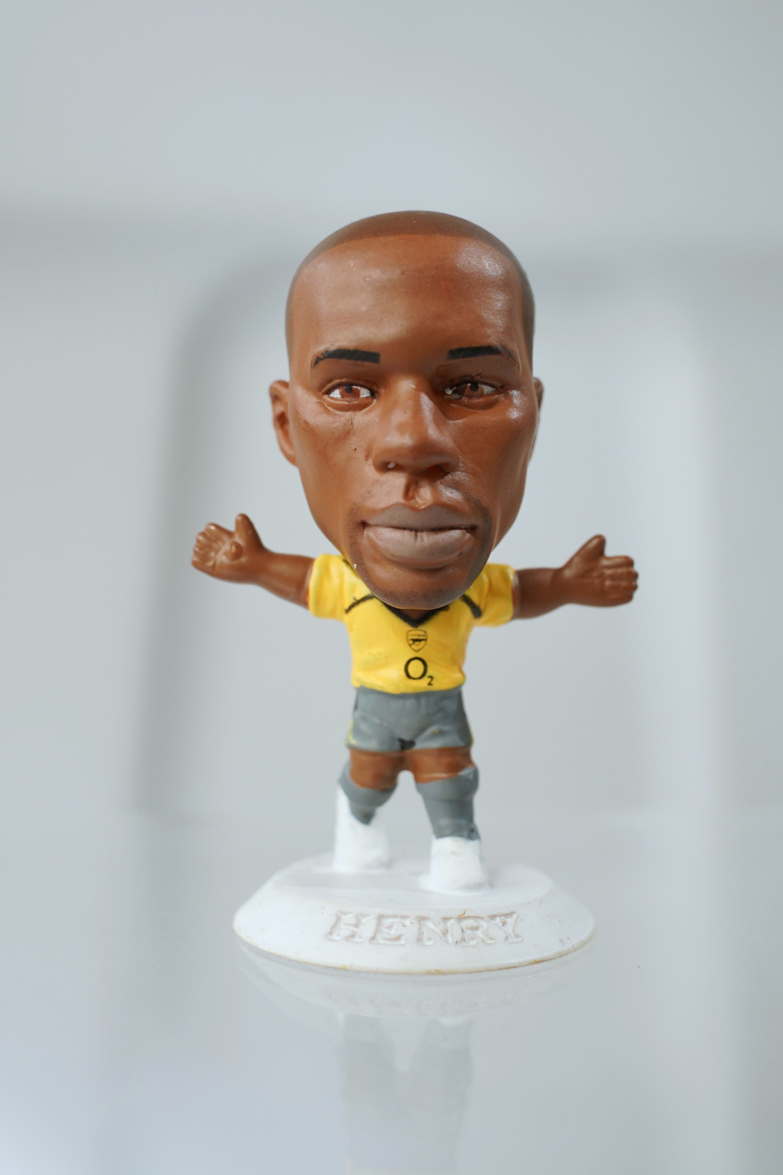 ティエリ・アンリ (Thierry Henry) ⭐️⭐️⭐️⭐️☆ Corinthian MicroStars “Arsenal” (コリンシアン マイクロスターズ アーセナル)ホワイト台座 サッカーフィギュア No.14 White Base (2006刻印/Collector No. MC5977) Limited Edition Soccer Figure 約5cm