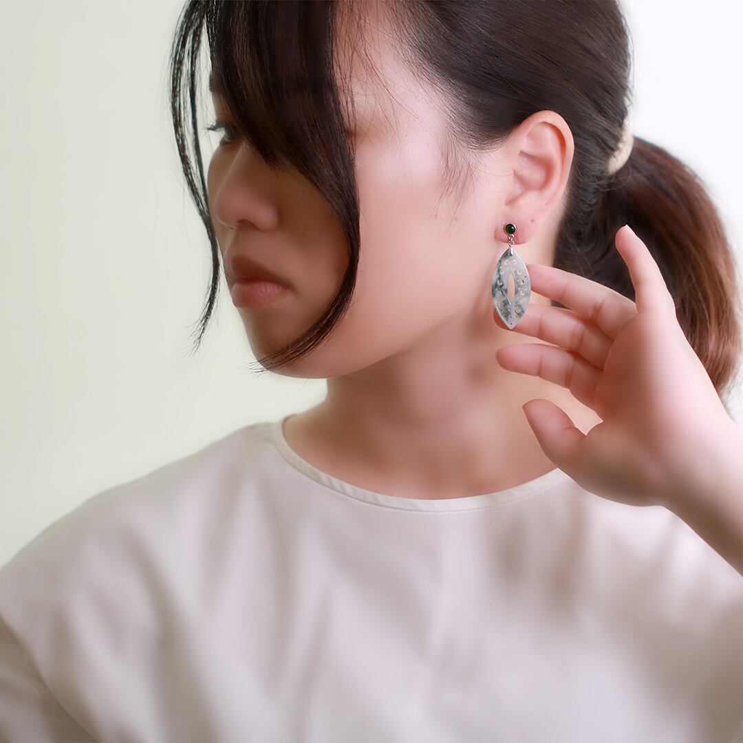 K18 WG 翡翠 ピアス K18WG 透かし彫り翡翠ピアス A貨翡翠 jd_mm1180 | 【MeiNu（メイニュウ