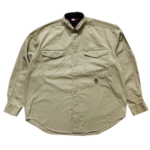 TOMMY HILFIGER BUTTON SHIRT SIZE L (USED)